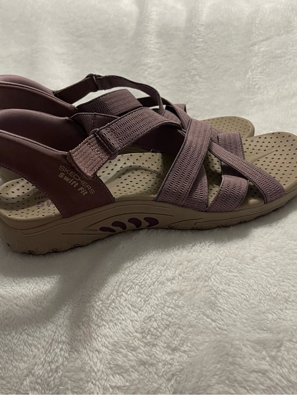 Skechers Hands Free Slip in Women’s Dusty Purple Strappy Comfort Sandals W9
